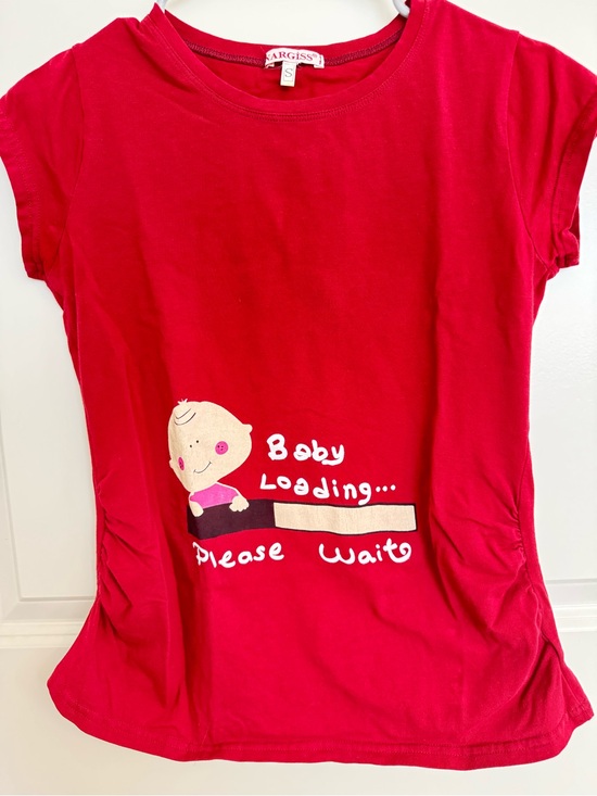 Nargiss Tops - Maroon Baby Loading' Women’s Maternity Tee